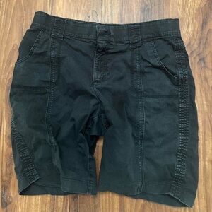 black baggy cargo jorts